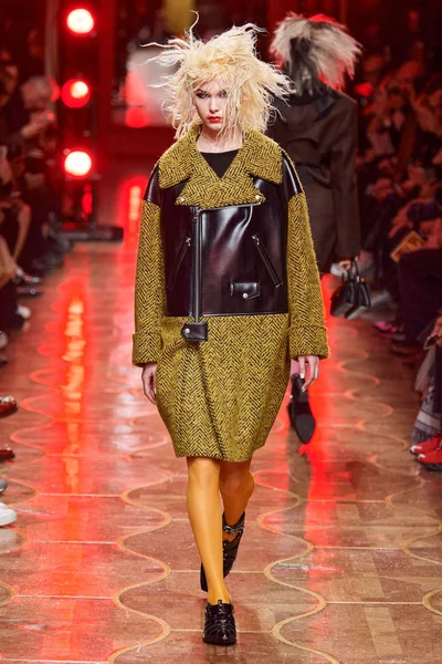 Look 33